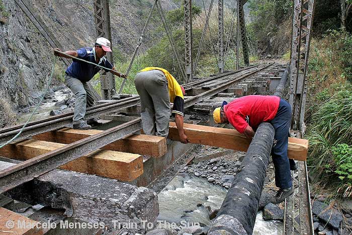 Brückenbauarbeiten auf der Guayaqil & Quito