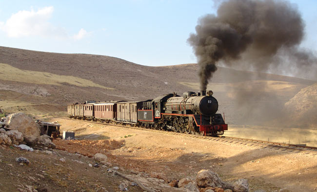 Pacific no. 82 before Amman, photo: Alfons Stettner