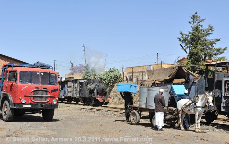 Ladeszene in Asmara mit 202 002